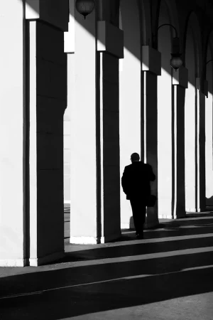 Keleti Minimalism Monochrome